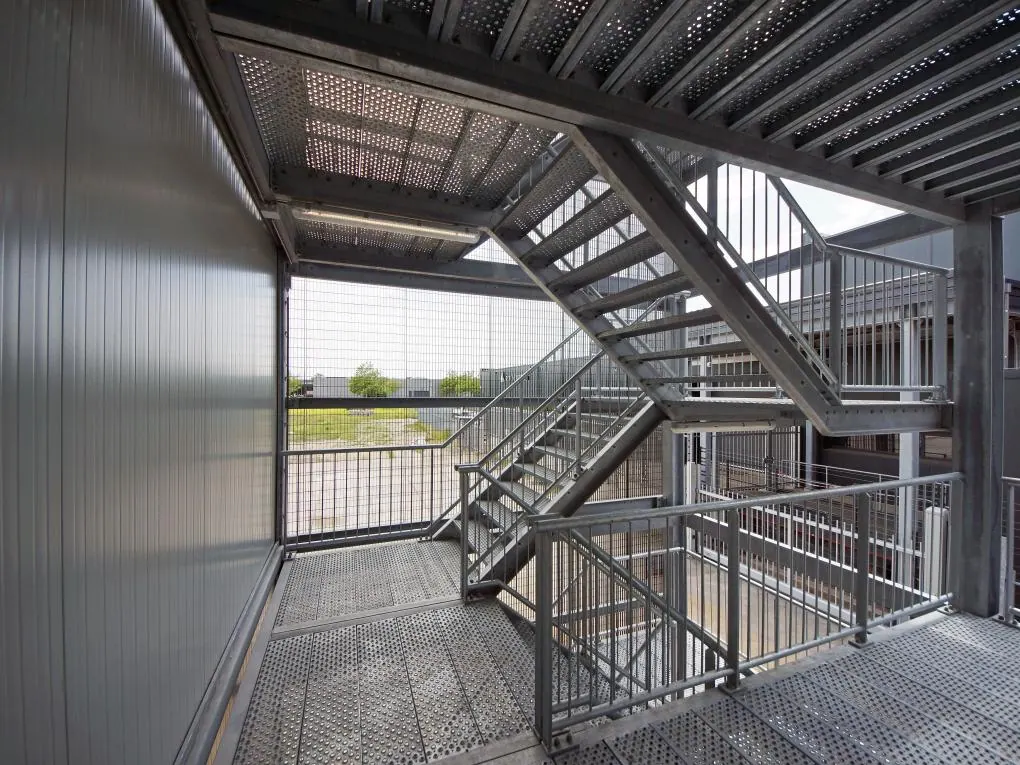 TOP 5 besparingen van metaal t.o.v. hout en beton
