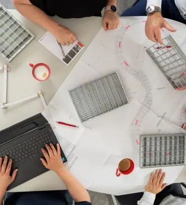 Calculatietools voor metalen roosters en panelen