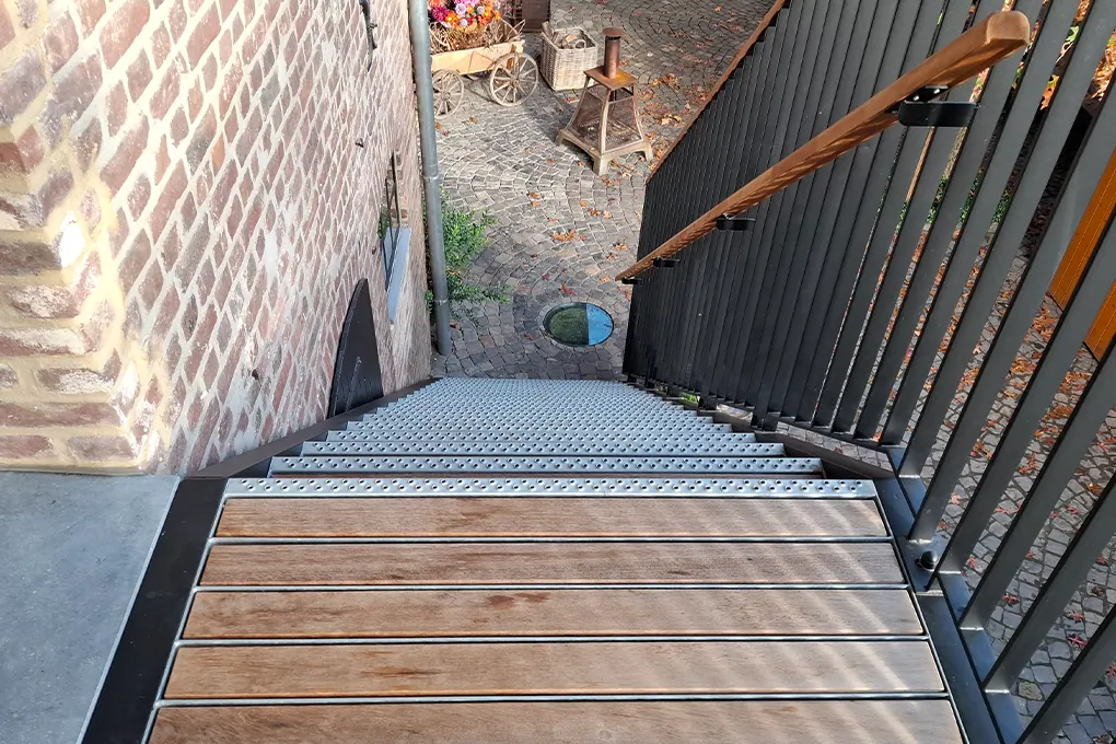 JettyDeck trappen en bordessen B&B Bon Vert